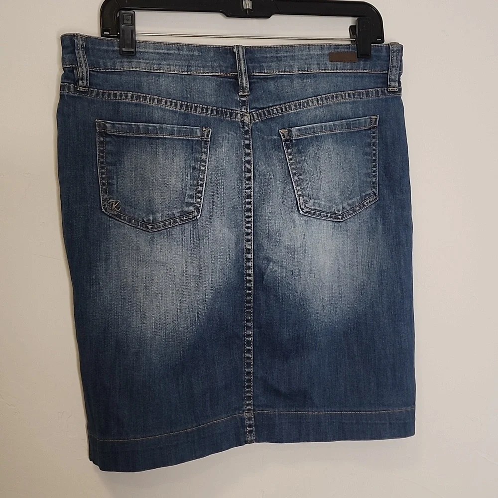 Size 6 Kut from cloth denim button  front skirt.  A96 - Picture 3 of 8